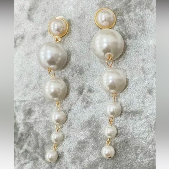 Zalea Elegant Pearl Drop Earrings - Picture 5 of 5